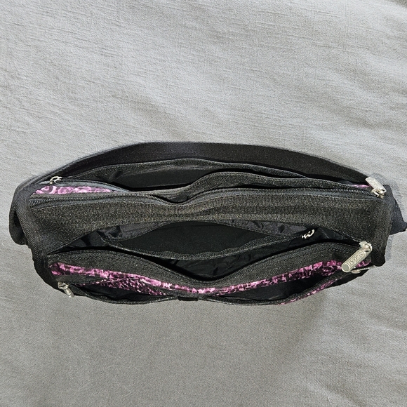 Lesportsac Delux Everyday Bag in "Violet Cheetah" purple expandable - Picture 5 of 11